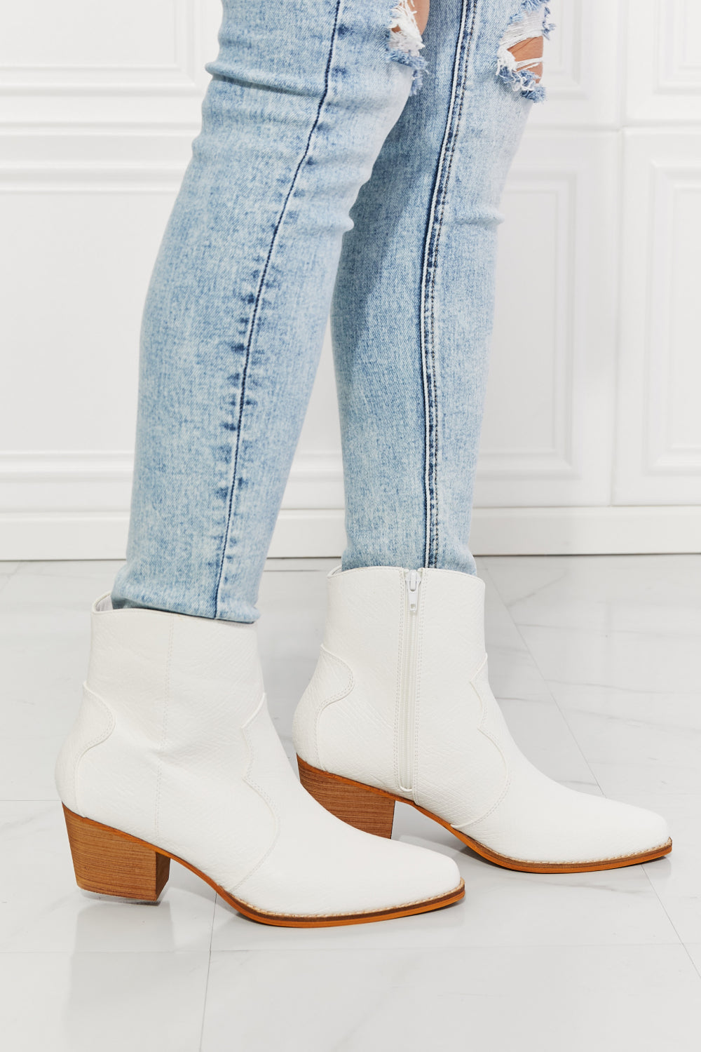 MMShoes Watertower Town Faux Leather Western Ankle Boots in White [Spirit and Rebel]   