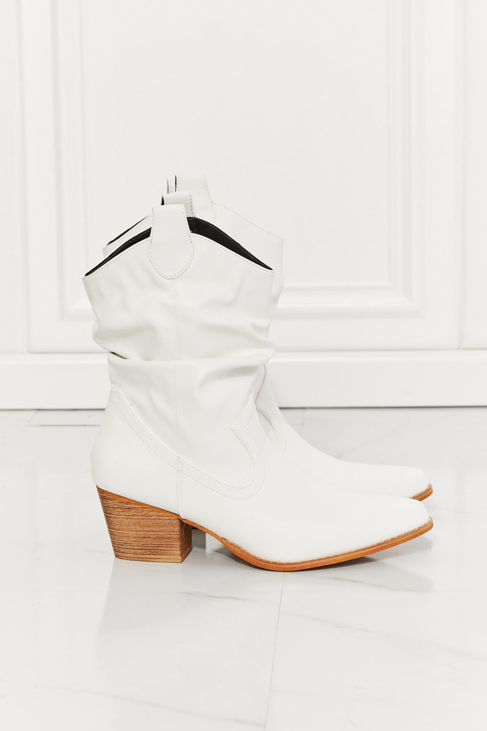 MMShoes Better in Texas Scrunch Cowboy Boots in White [Spirit and Rebel]   