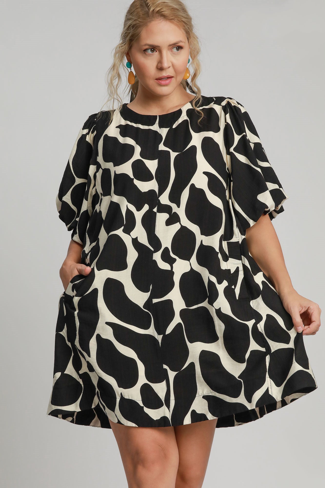 Plus Size Two Tone Abstract Print Puff Sleeve Dress Plus Size [Spirit and Rebel]