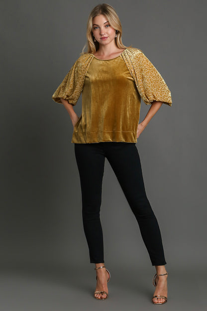 Round Neck Leopard Balloon Sleeve Velvet Top [Spirit and Rebel]