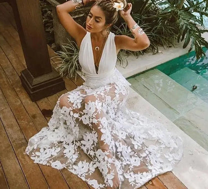 Free-Spirited Lace Love Story Beach Boho Wedding Dress [Spirit and Rebel] White S 