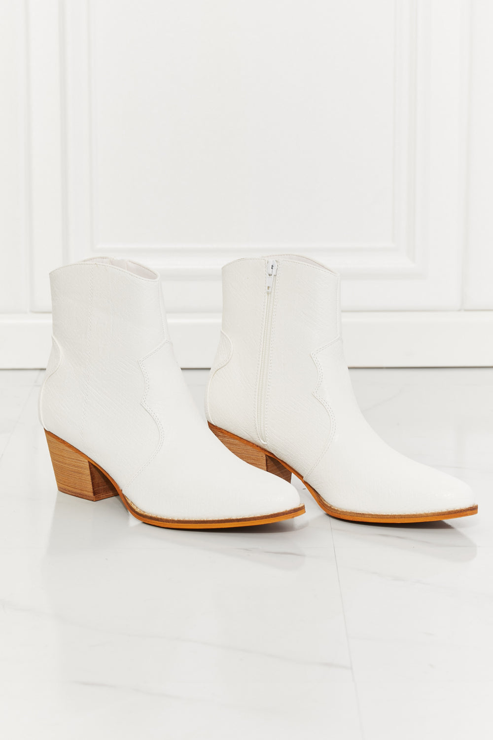 MMShoes Watertower Town Faux Leather Western Ankle Boots in White [Spirit and Rebel]   