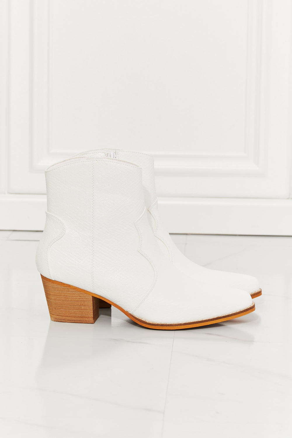 MMShoes Watertower Town Faux Leather Western Ankle Boots in White [Spirit and Rebel]   