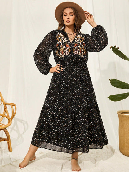 Plus Size Embroidered Tassel Balloon Sleeve Dress [Spirit and Rebel] Black 4XL