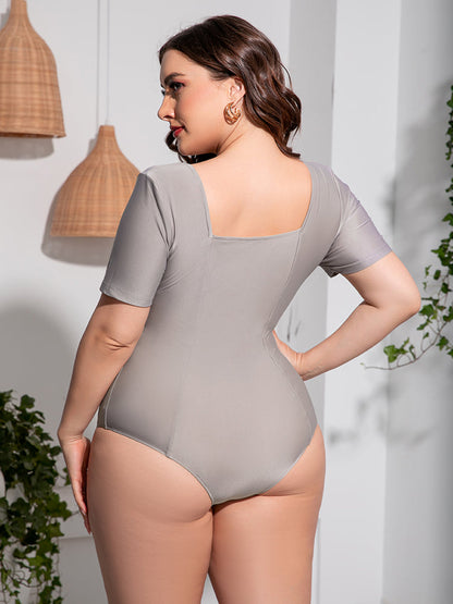 Plus Size Scoop Neck Short Sleeve One-Piece Swimsuit [Spirit and Rebel]