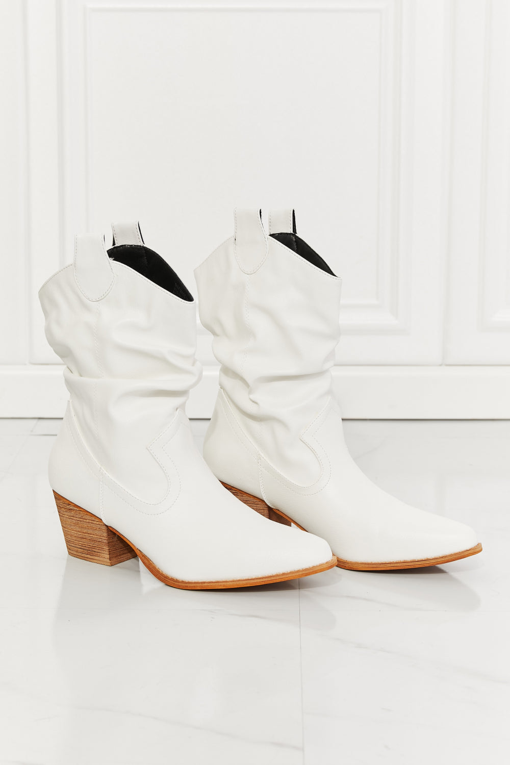 MMShoes Better in Texas Scrunch Cowboy Boots in White [Spirit and Rebel]   