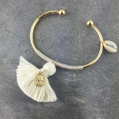 Spirit and Rebel Tassel Charm Boho Bracelet [Spirit and Rebel] Golden/Cream  