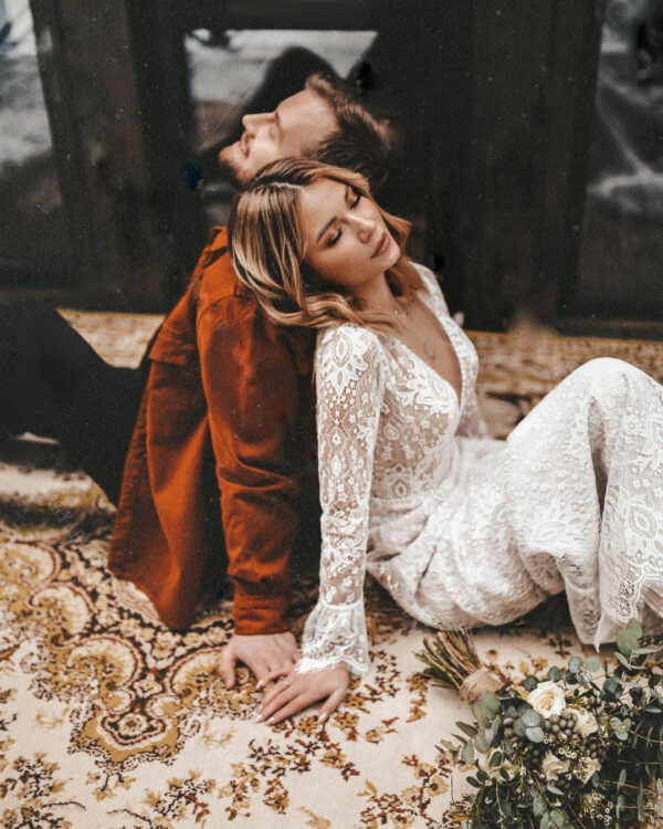 S57aa25333af6434986b5d7798d27671dp_a9289097-dbb0-4e14-9402-c5d92303eb24.jpg Elegant Boho Floral Lace V Neck Wedding Dress