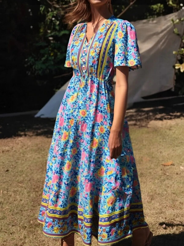 Bohemian Maxi Dress with Vibrant Floral Print and Flowing Silhouette
