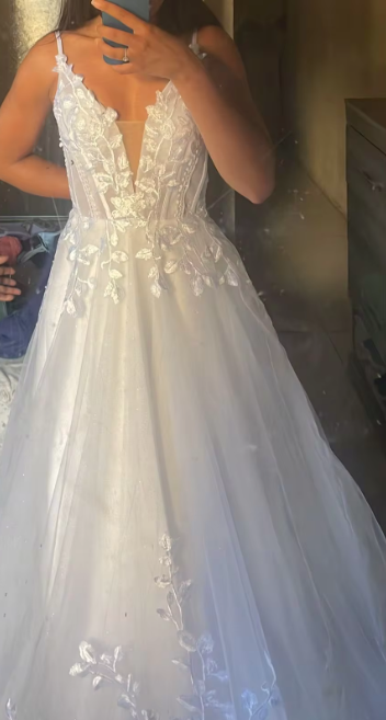 Skarmavbild_2024-08-22_kl._11.05.17.png Fairytale Bloom A-Line Boho Wedding Dress