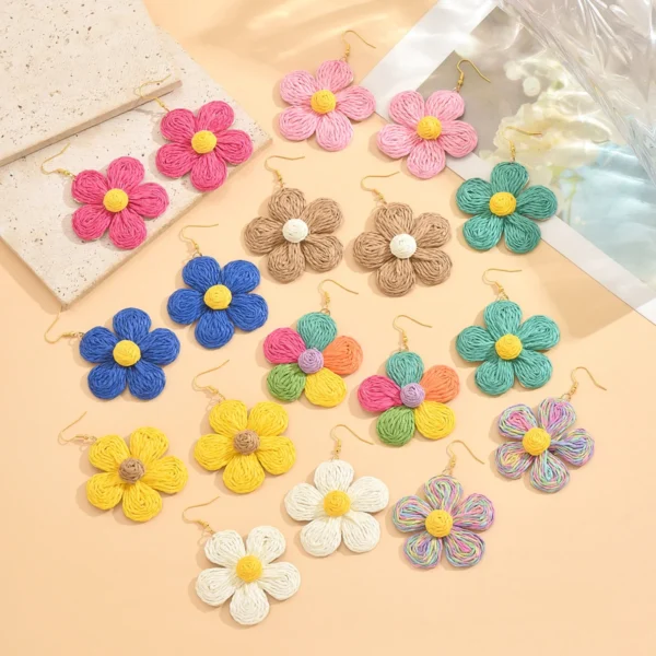 S07fa8162890846d18fe7bec4e68f8adby.webp Textured Hand-Woven Raffia Bloom Earrings