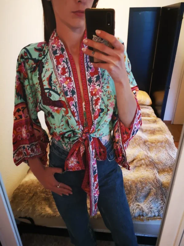 S08218840f8d3421f9f9ade41ae200bc9X.webp Adventure Awaits Batwing Boho Kimono with Ties and Vibrant Patterns