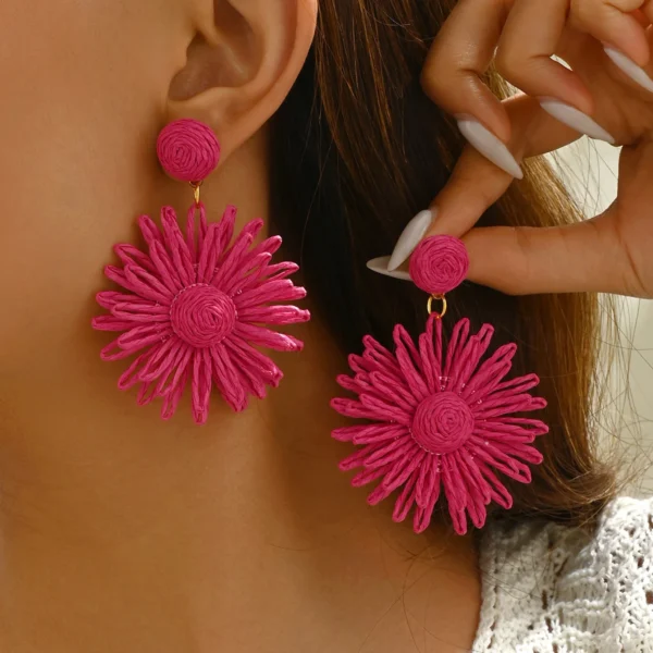 S25f822c1b86e448fad1cd51d6b40c4ccL.webp Handmade Woven Rattan Daisy Drop Earrings