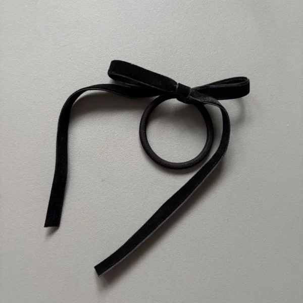 S3b6eb2fcce8e471ab85f96ade3d524fdl.webp Romantic Black Velvet Bow Hair Ties