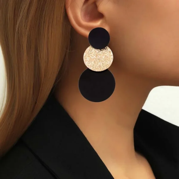 S75069cfba5024a91893e7498d00c3d45f.webp Bold Geometry Textured Geometric Drop Earrings