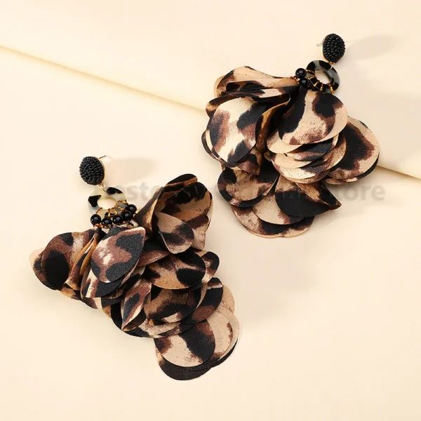 S765fd808ec894a438f42c3555cfb24c3Y.webp Radiant Blooms Floral Statement Earrings with Layered Petals