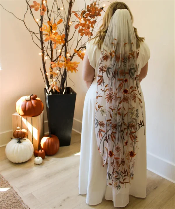 S981f0625bfb746ceb214698fa01292e8Q.webp Autumn Embrace Floral Embroidered Veil