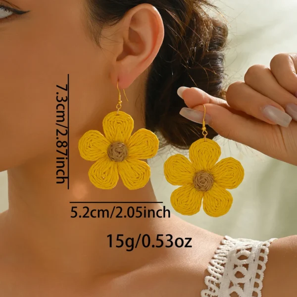 Sa8891c7308644cc38cf649b68db05b77e.webp Textured Hand-Woven Raffia Bloom Earrings
