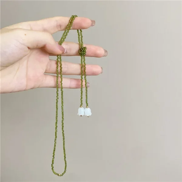 Saaaa0d5d0dde498ba986ec1dd1971f04d.webp Enchanted Lily Beaded Choker Necklace with Adjustable Length