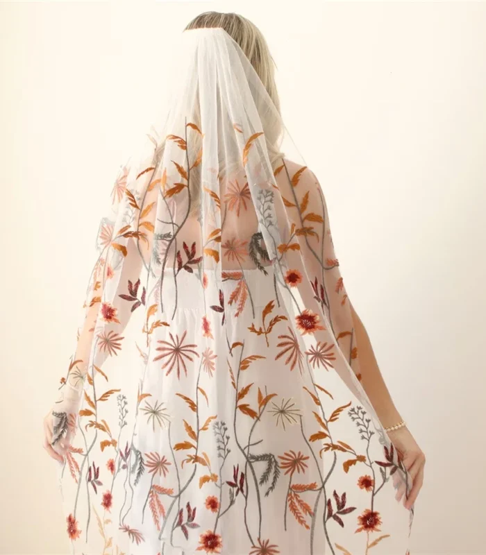 Sb541c36474e743719064f92c934ad7d9X.webp Autumn Embrace Floral Embroidered Veil