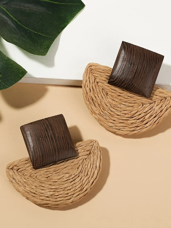 Sbd11ae29960f49ac88e905ad3f22f769p.webp Sojourn Woven Square Top Boho Rattan Earrings