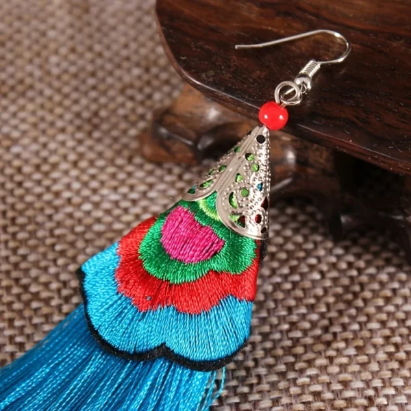 Sc050b9ab2fc84b899b475970199dbf292.webp Oriental-Inspired Boho Earrings with Colorful Tassel Design