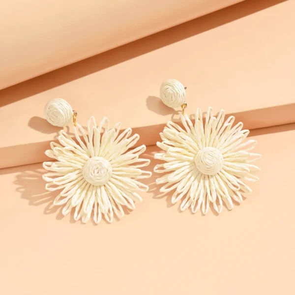 Sc1824aa784be44de954e2f0d964775fao.webp Handmade Woven Rattan Daisy Drop Earrings