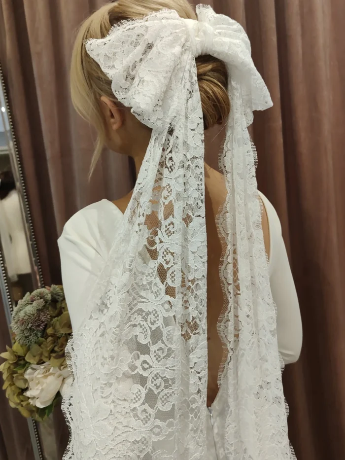 Timeless Elegance Long Lace Bow Bridal Veil