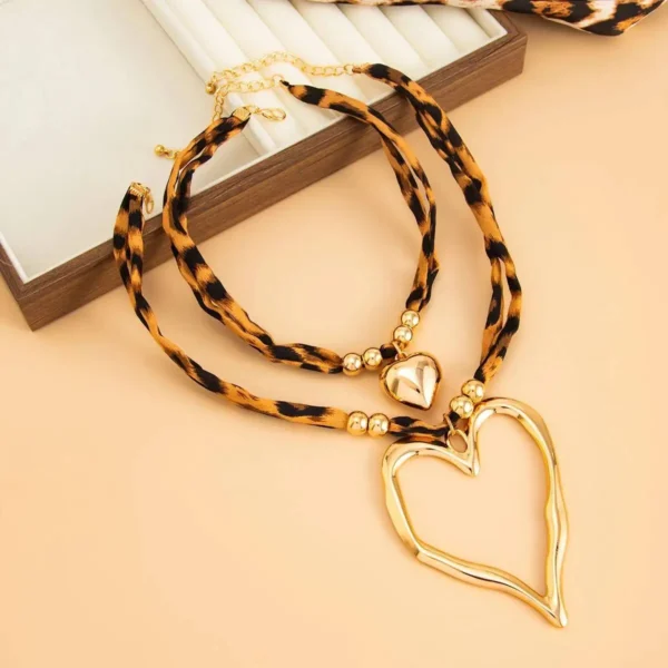 Se02477cfd7af4dd6bae4682540189dd0h.webp Heart Leopard Boho Necklace with Layered Pendant Design