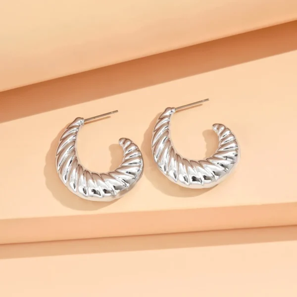 Sf45b7c9413da4d8e90f933ac9fb9632d9.webp Irregular Crinkle Studs - Hammered Silver and Gold Earrings