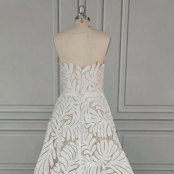 White Leaf Lace Strapless Dress White Leaf Lace Strapless Dress